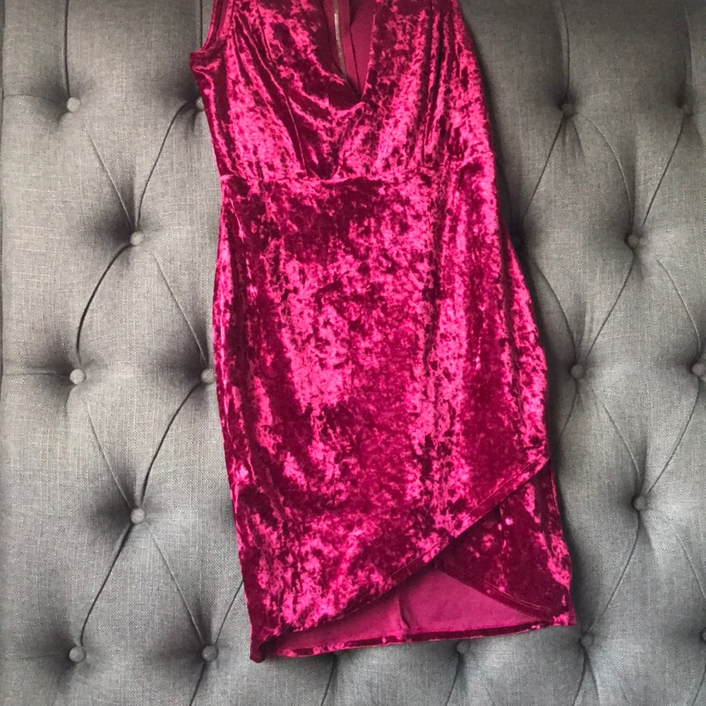 V cut short sleeve dress